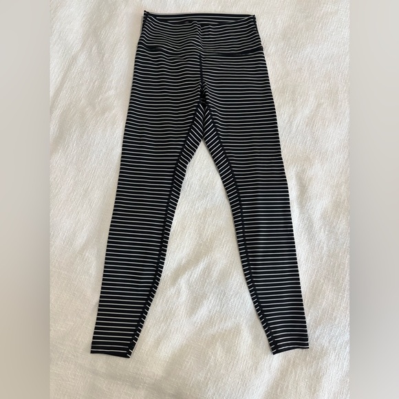 Lululemon Athletica Black and White Striped Wunder Under Leggings - Picture 1 of 3